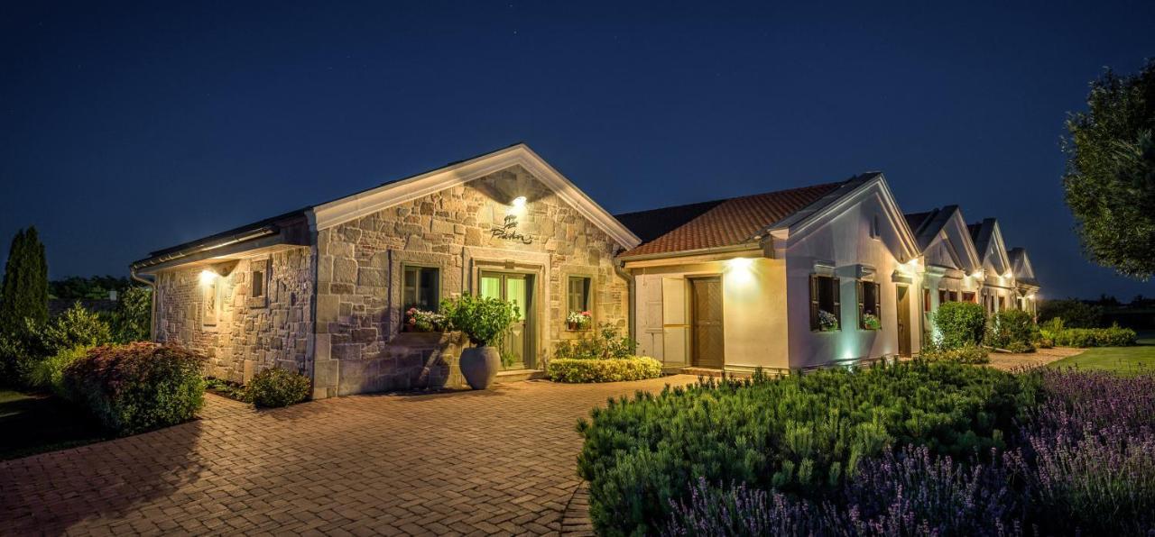 Lajoskomárom Paskom Cottage מראה חיצוני תמונה