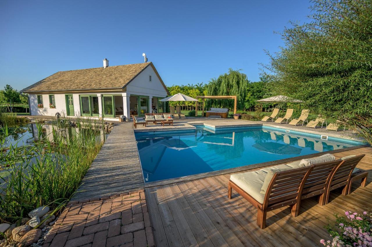 Lajoskomárom Paskom Cottage מראה חיצוני תמונה