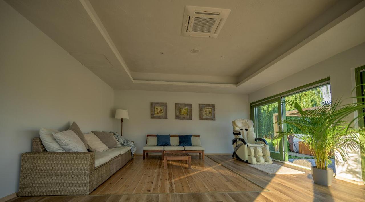 Lajoskomárom Paskom Cottage מראה חיצוני תמונה